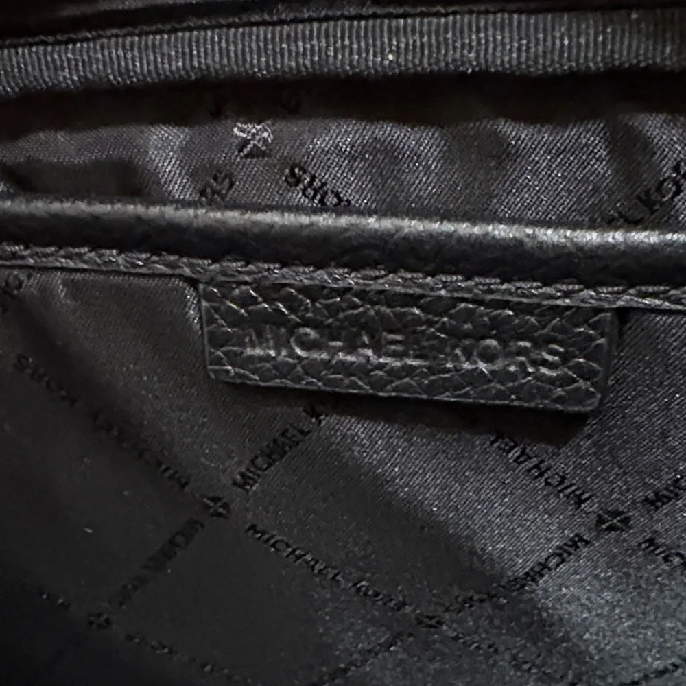 Michael Kors Black Crossbody‎ Bag with Gold Chain - Picture 8 of 8